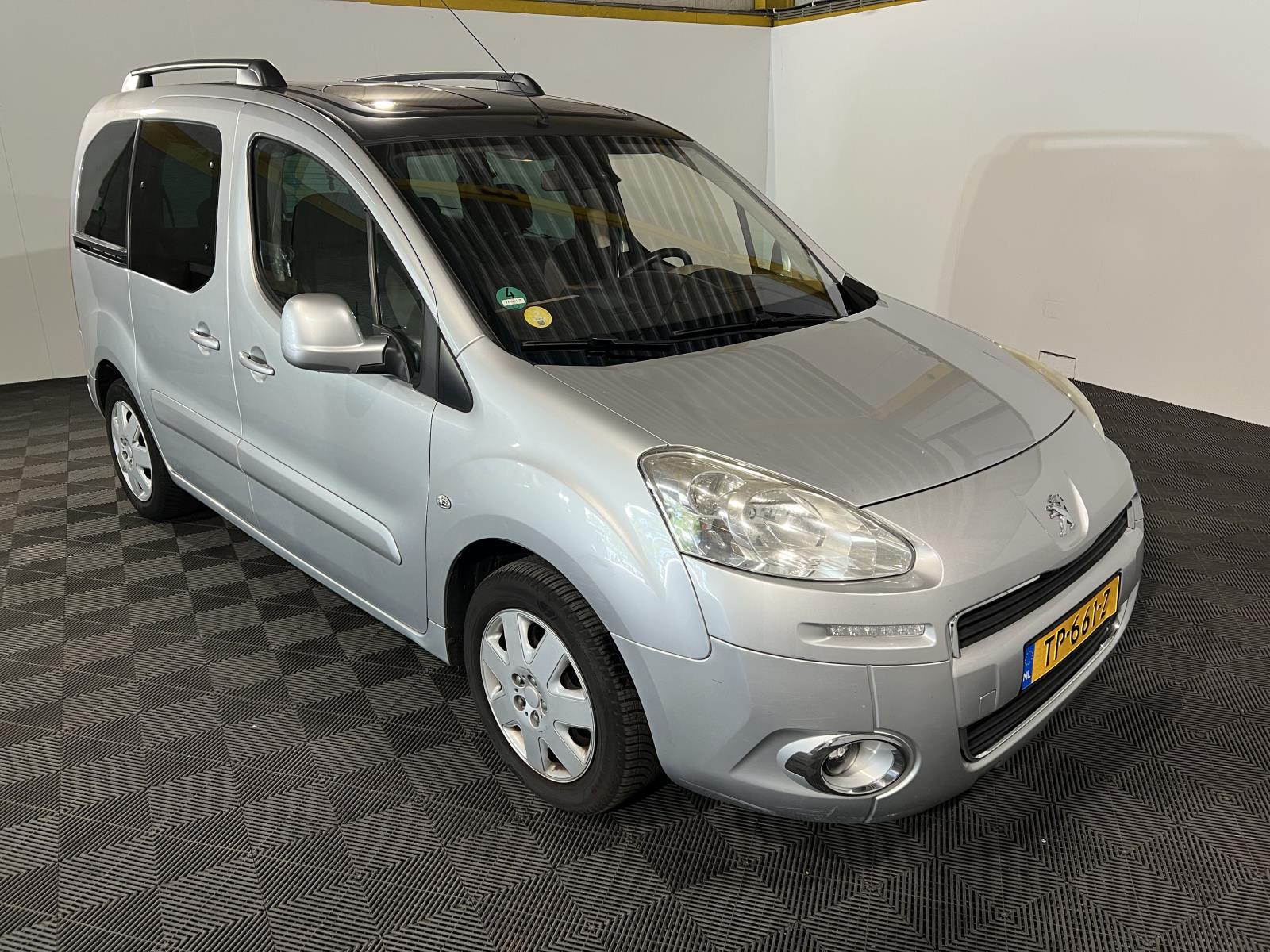 Peugeot | Partner Tepee | 1.6 HDiF XT Executive | 2012 | 248.056 km | TP661Z | Geen oordeel