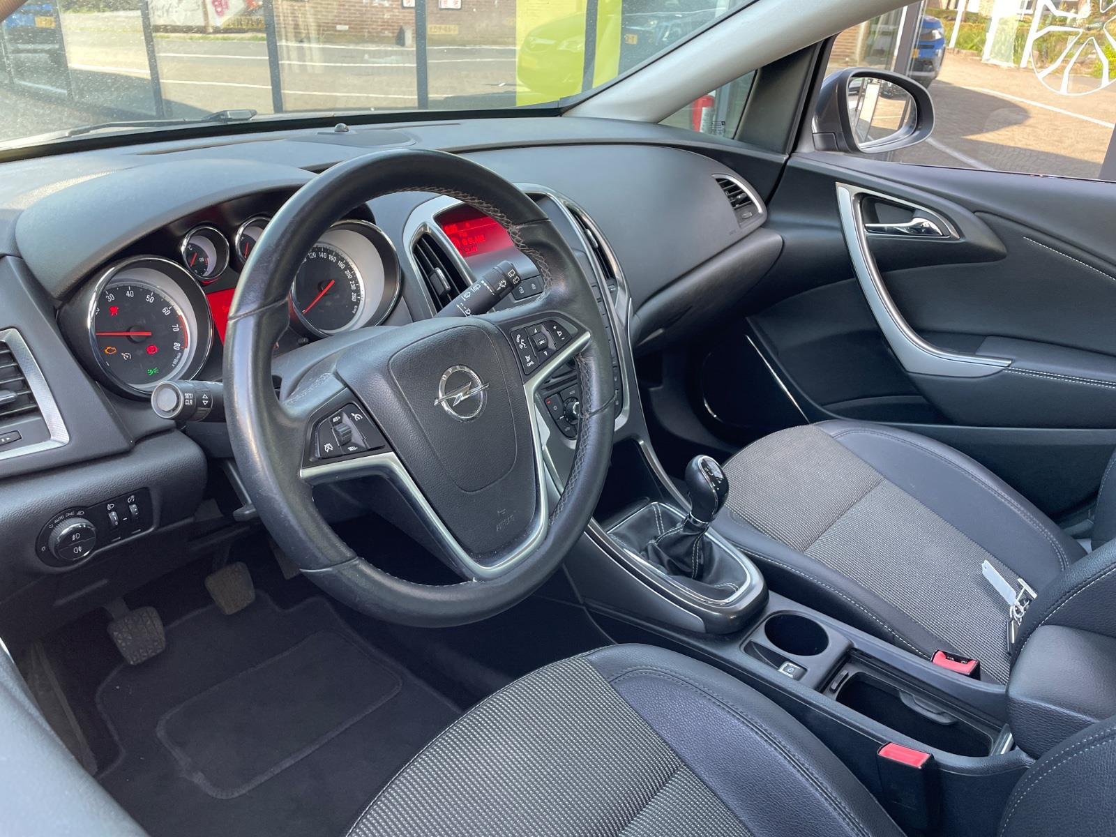 Opel Astra Sports Tourer 1.4 Turbo Cosmo | 2012 | 268,554 km | 58ZGV5 | NAP: Makes sense