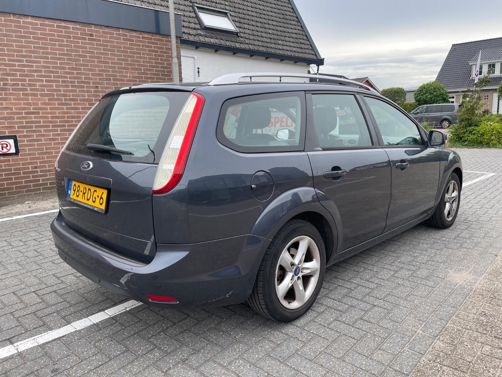 Ford Focus Wagon 1.6 Comfort Stationwagen | 2011 | 217.342 km | 98RDG6 | NAP: Logisch