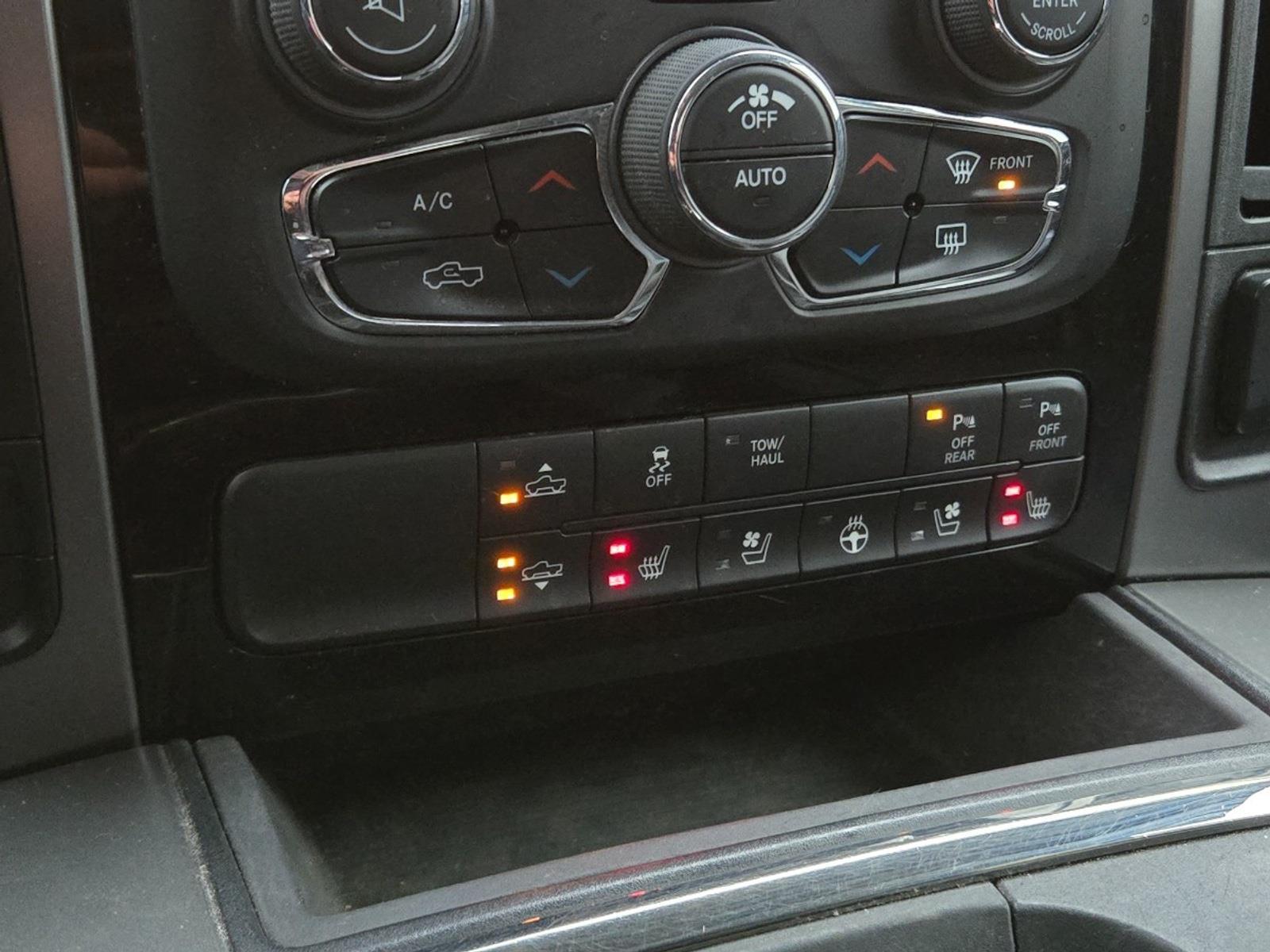 Dodge Ram 1500 5.7 V8 Quad Cab 6'4 | 2017 | 182.969 km | Automaat | V918DK | NAP: Logisch