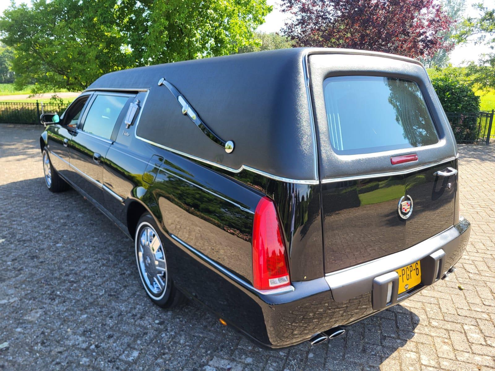 Cadillac | CADILLAC DEVILLE V8 Funeral Car | 2006 | 287,268 km | 32PGP6 | No rating