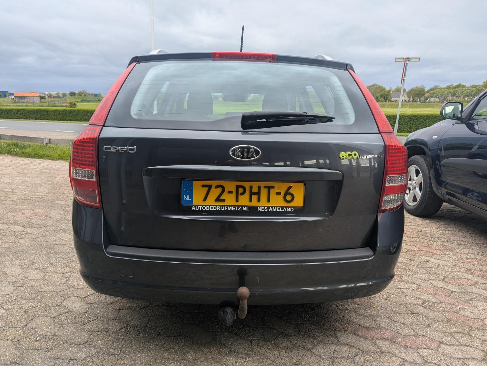 Kia | cee'd Sporty Wagon | 1.4 CVVT X-tra | 2011 | 78,355 km | 72PHT6 | Logical