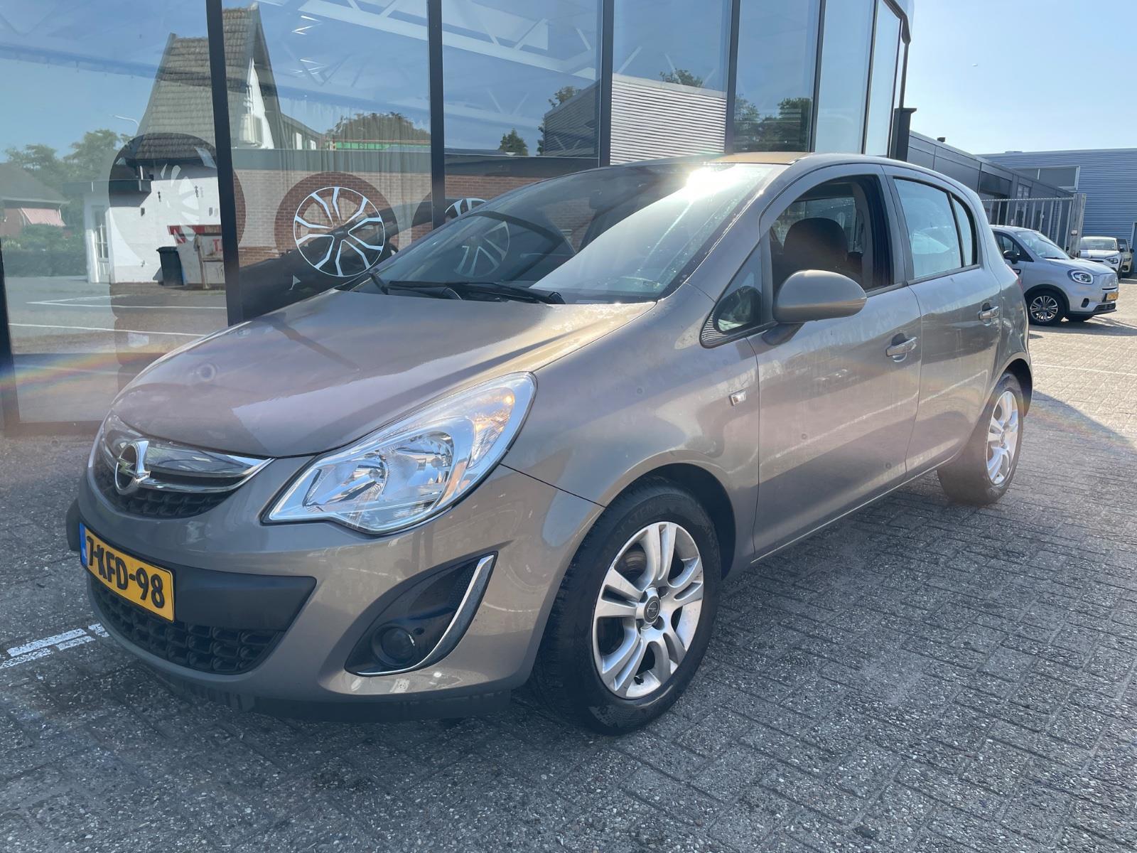 Opel Corsa 1.4-16V Design Edition | 2013 | 90,769 km | 7KFD98 | NAP: Makes sense