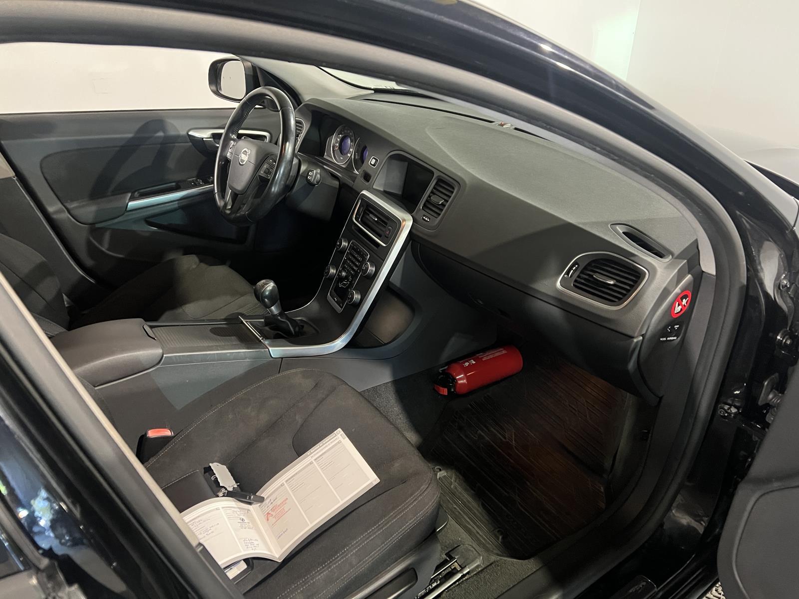 Volvo | V60 | 1.6 DRIVe Momentum | 2012 | 313,585 km | JL474F | No rating