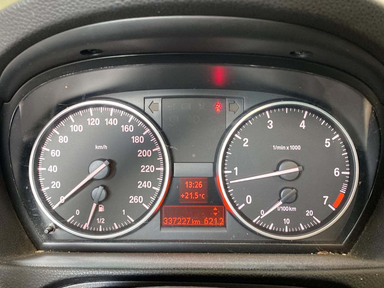 BMW 3-serie Touring 318i Business Line Stationwagen | 2010 | 337.210 km | 35LHK5 | NAP: Logisch