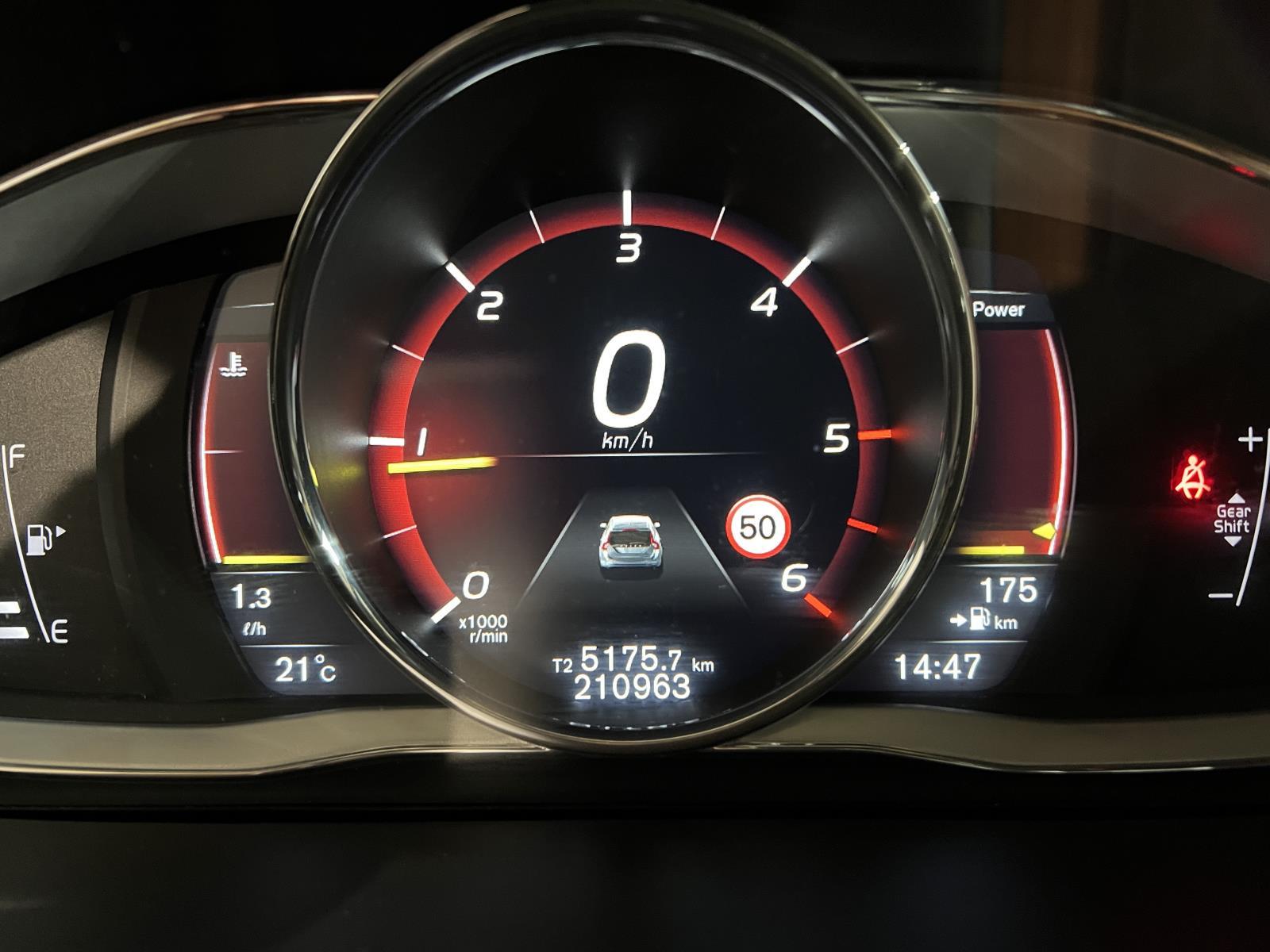 Volvo | V60 | 2.0 D3 Summum | 2017 | 210.963 km | J333KN | Geen oordeel