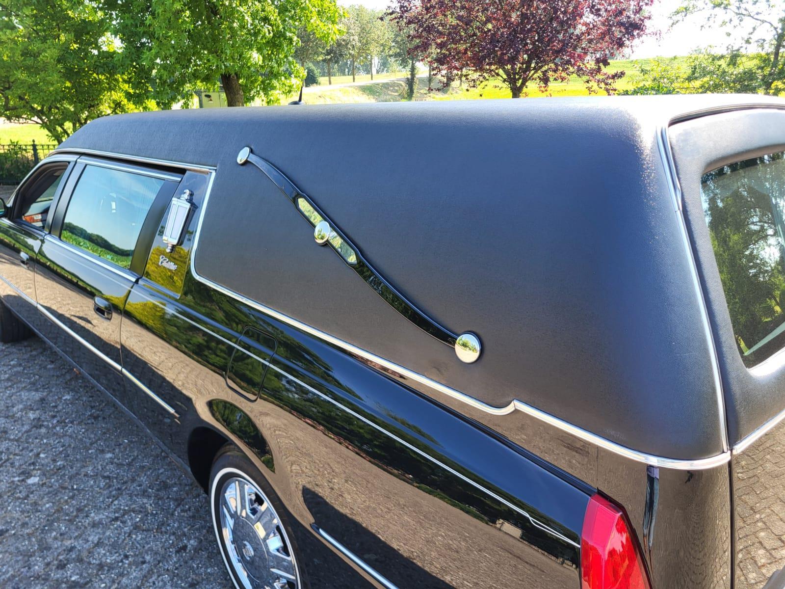 Cadillac | CADILLAC DEVILLE V8 Funeral Car | 2006 | 287,268 km | 32PGP6 | No rating