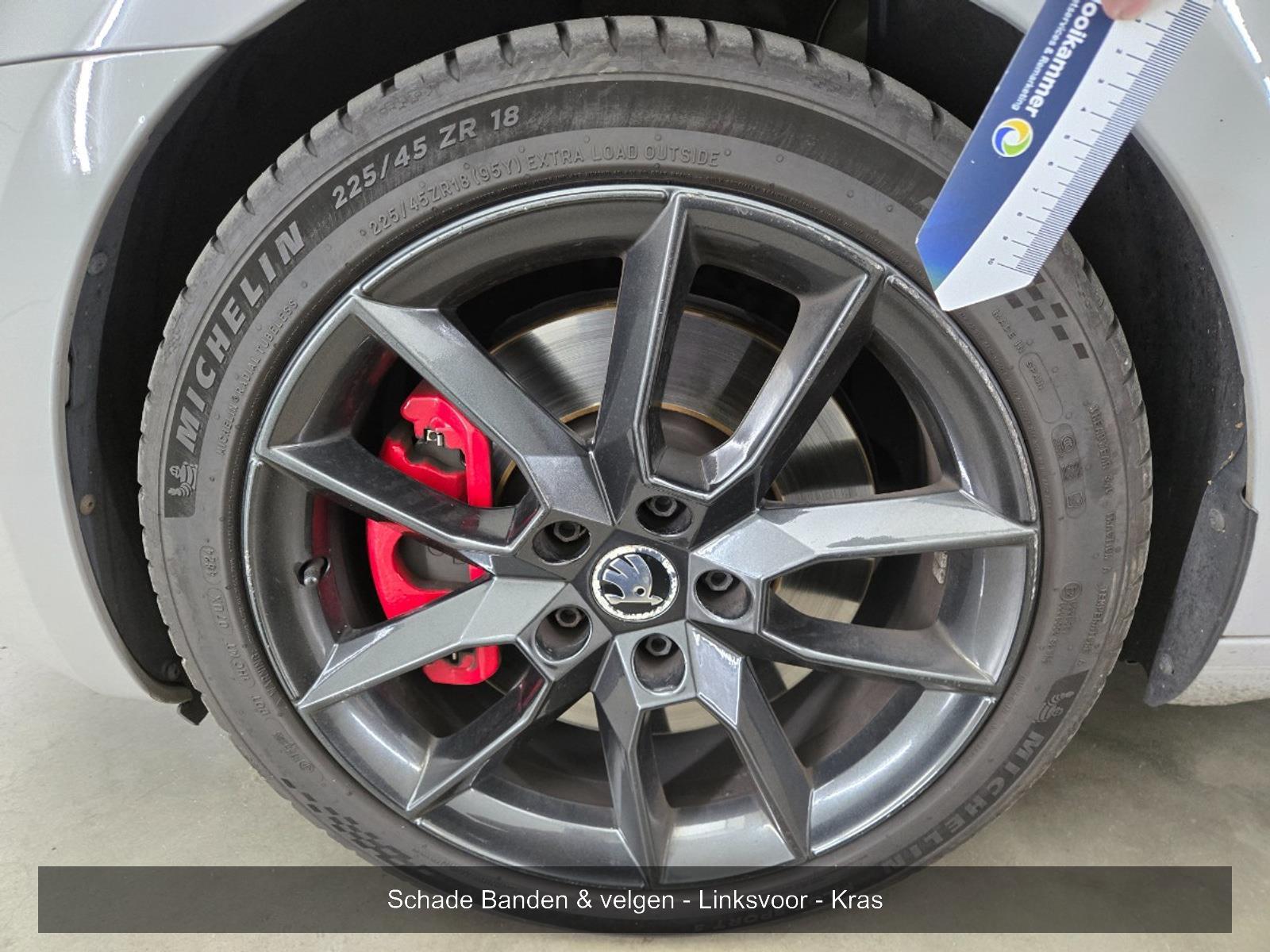 Skoda Octavia Combi 2.0 TSI RS 230 Business Stationwagen | 2016 | 206.139 km | Automaat | X330DT | NAP: Geen oordeel