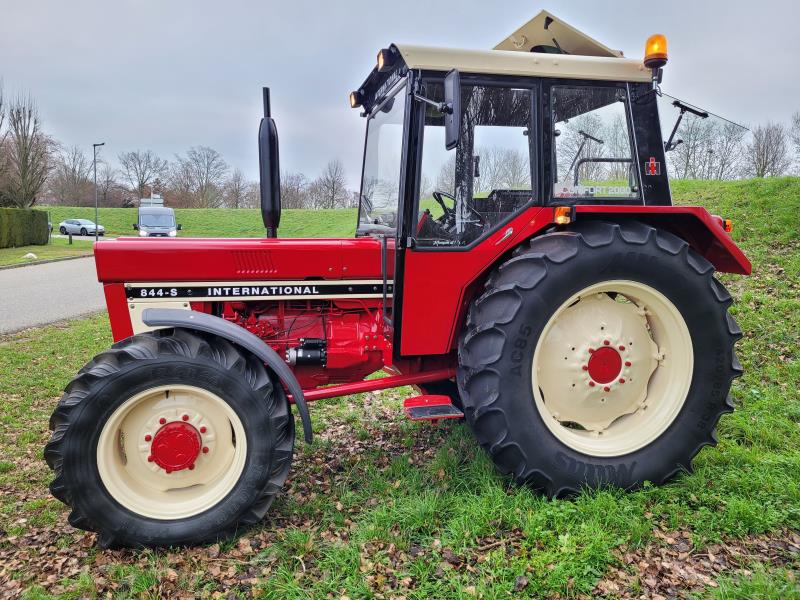 International 844S-44987552