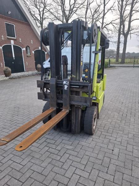 كلارك 2.5-45843048