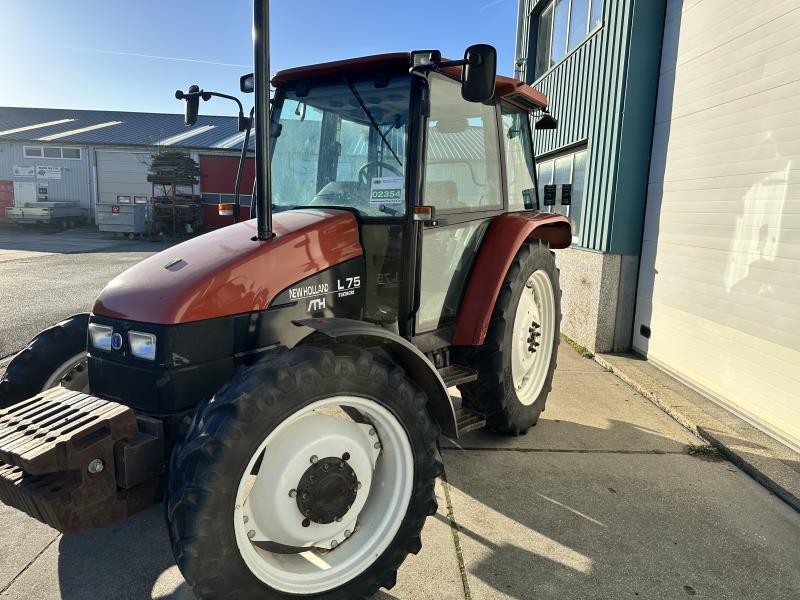 نيو هولاند L75-44987679