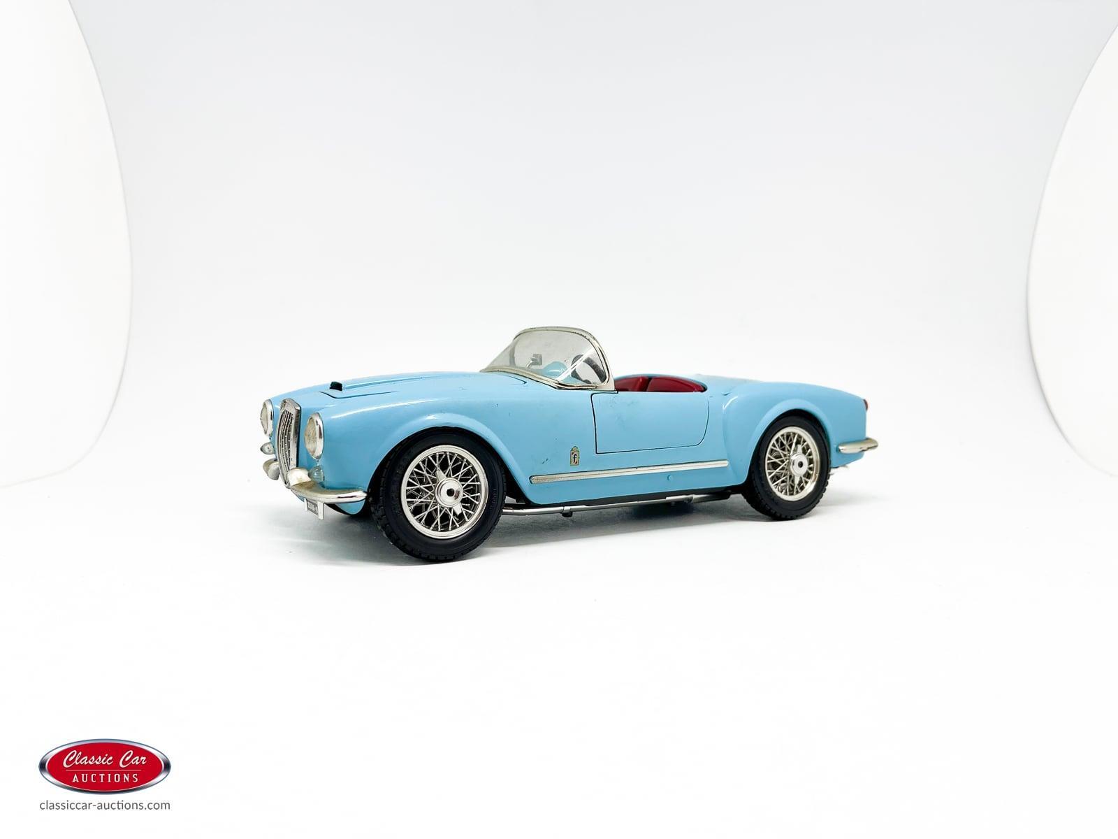 1/18 ランチア アウレリア B24 スパイダー 1955 水色 LANCIA AURELIA