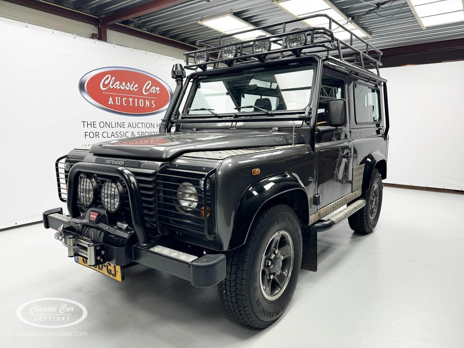 Land Rover Defender 90 Tomb Raider 2002