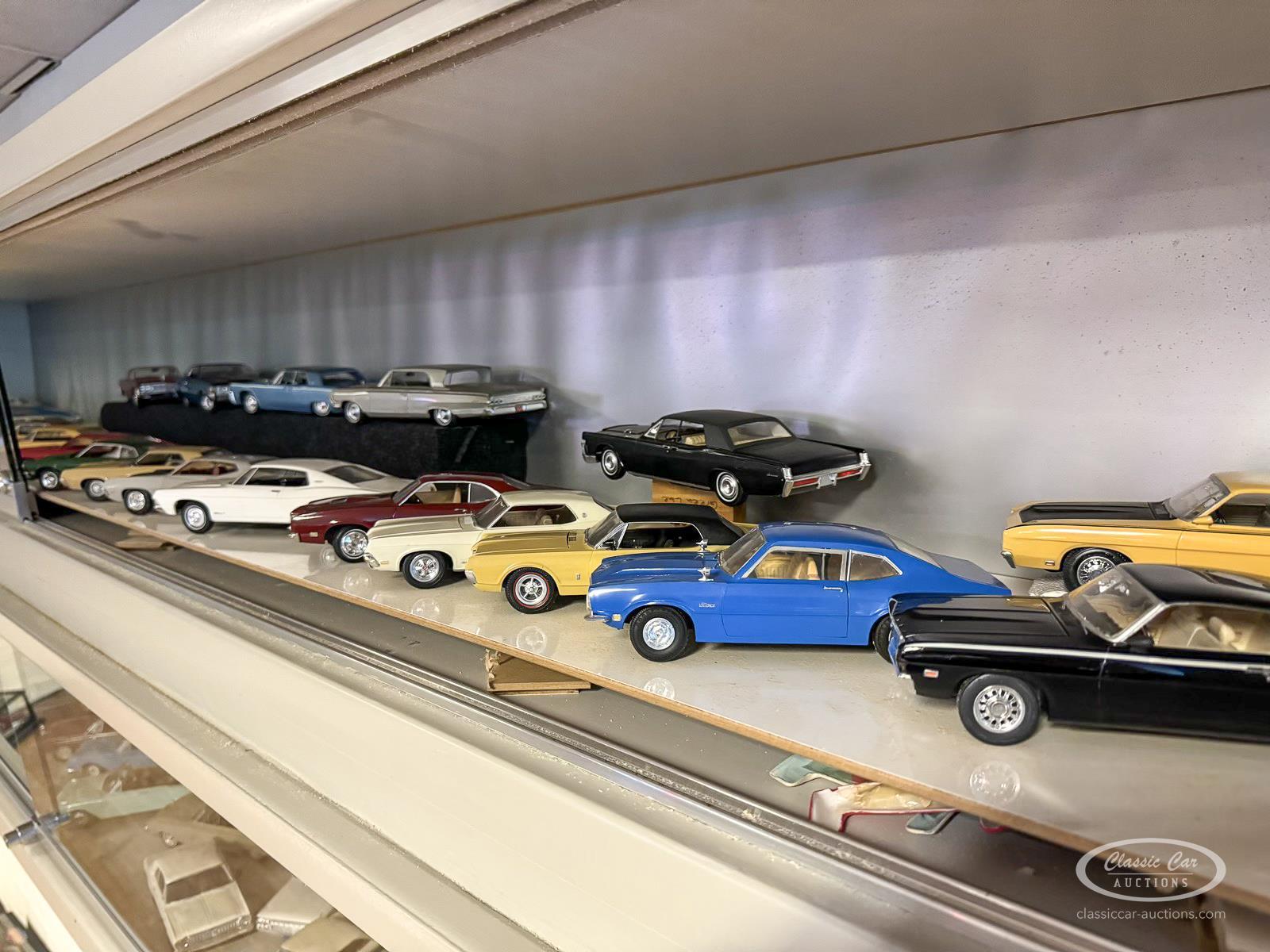 Modèle Réduit Nissan 1/24 Par Aoshima - Matériel Pédagogique Culturel, Série De Voitures