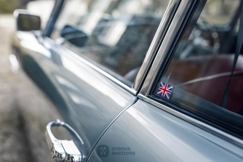 Aston Martin DB 4