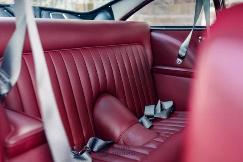 Aston Martin DB 4