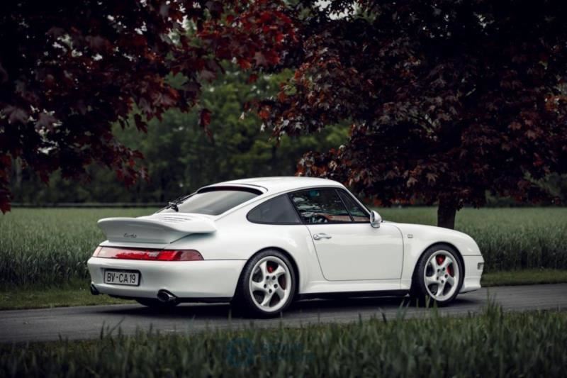Porsche 911 turbo (993)