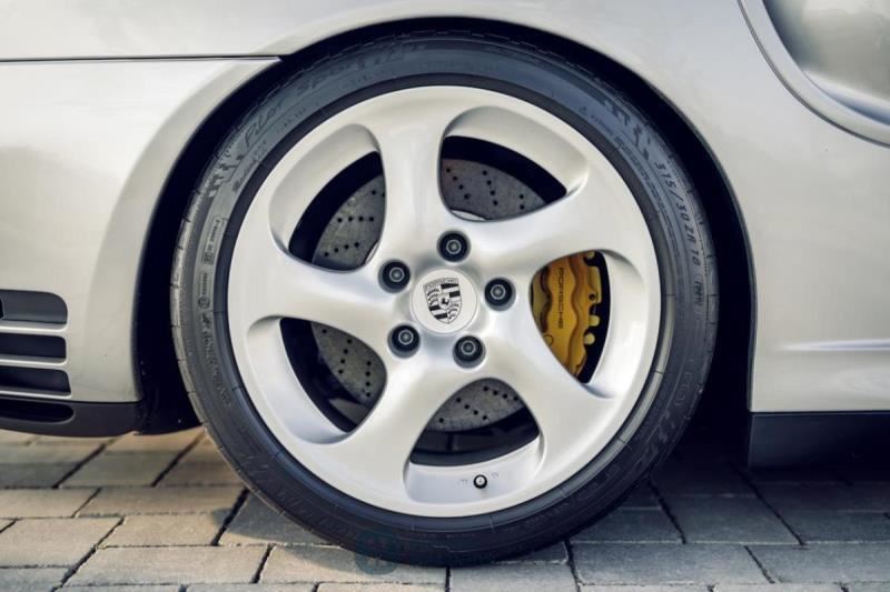 Porsche 911 GT2 (996)