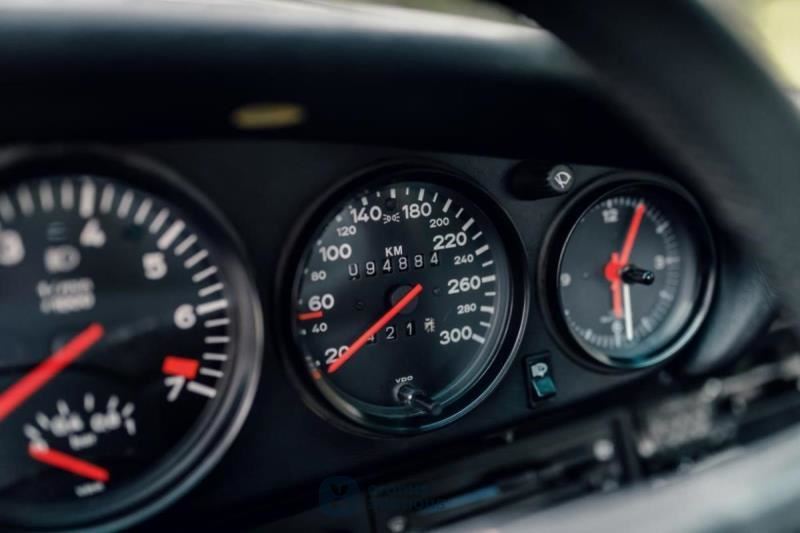 Porsche 911 turbo 3.3 (930)