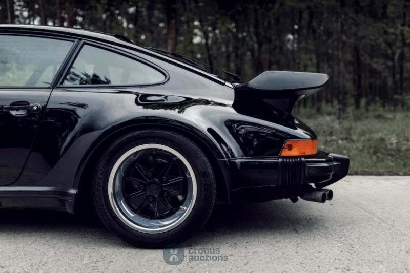 Porsche 911 turbo 3.3 (930)