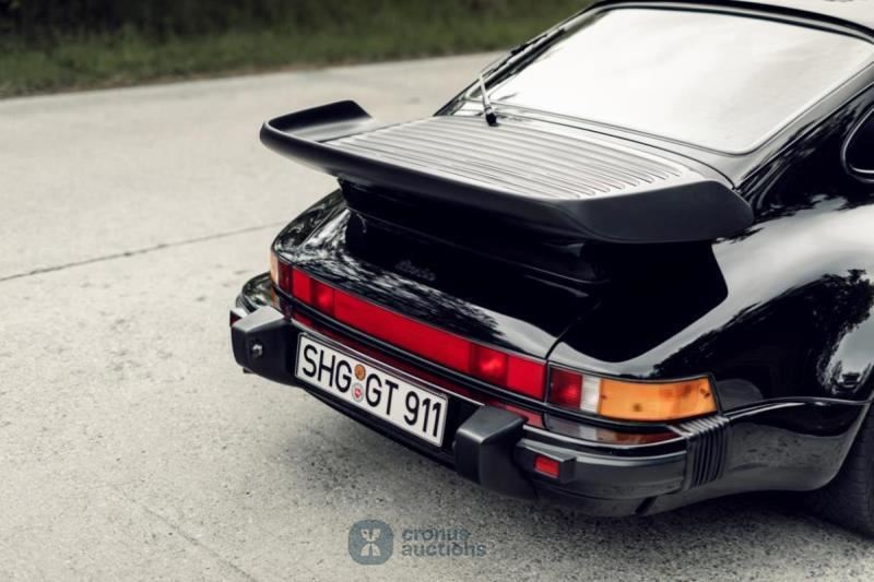 Porsche 911 turbo 3.3 (930)