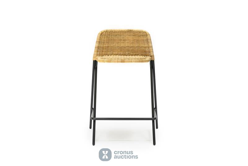 Kakï stool with backrest