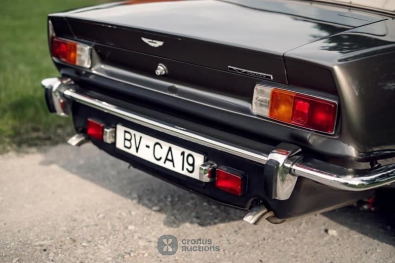 Aston Martin V8 Volante