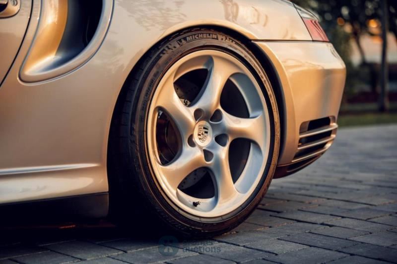 Porsche 911 GT2 (996)