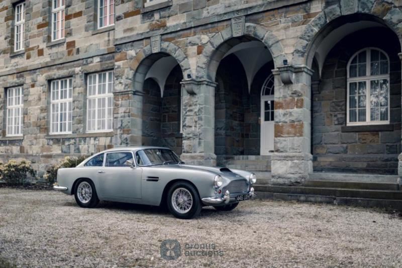 Aston Martin DB 4