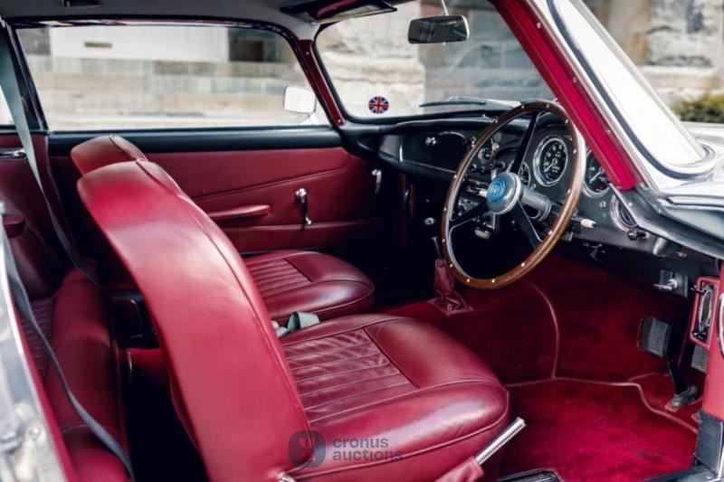 Aston Martin DB 4