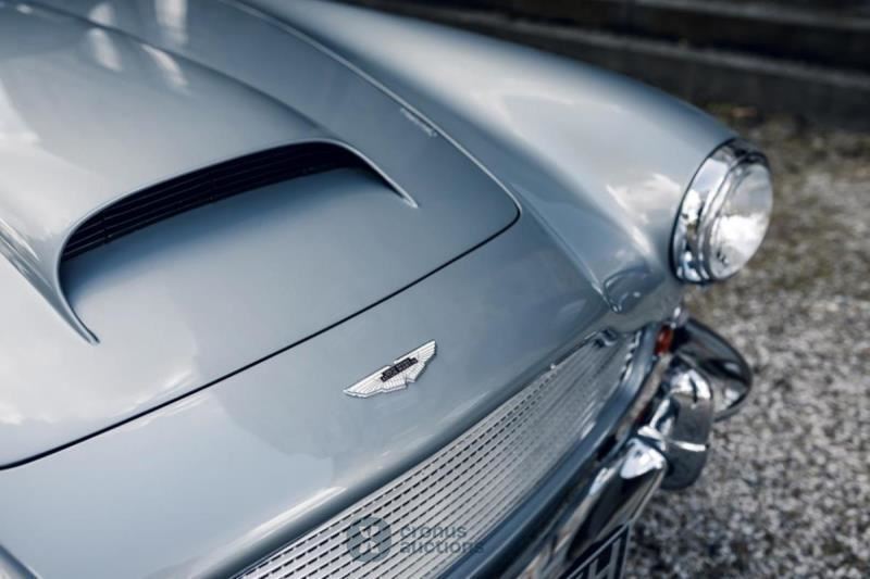 Aston Martin DB 4