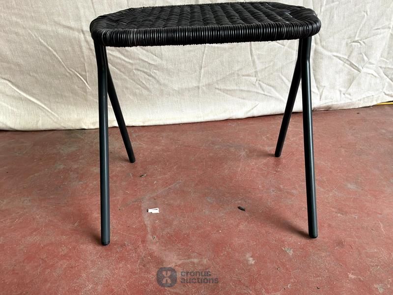 Kakï low stool