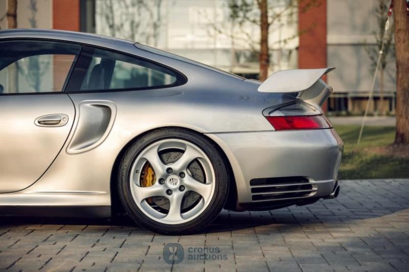 Porsche 911 GT2 (996)