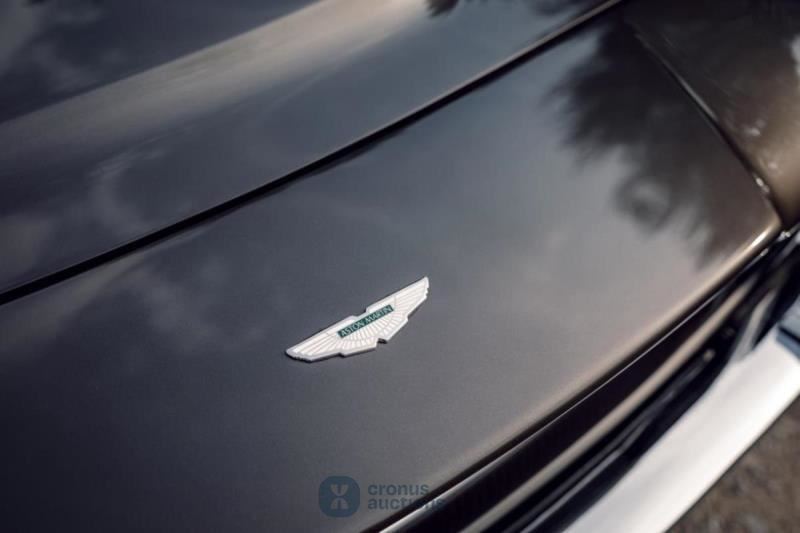 Aston Martin V8 Volante