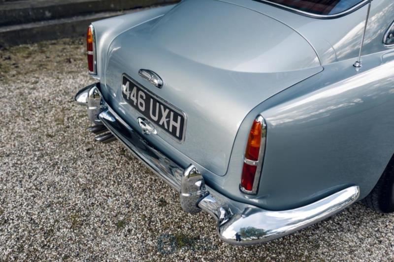 Aston Martin DB 4