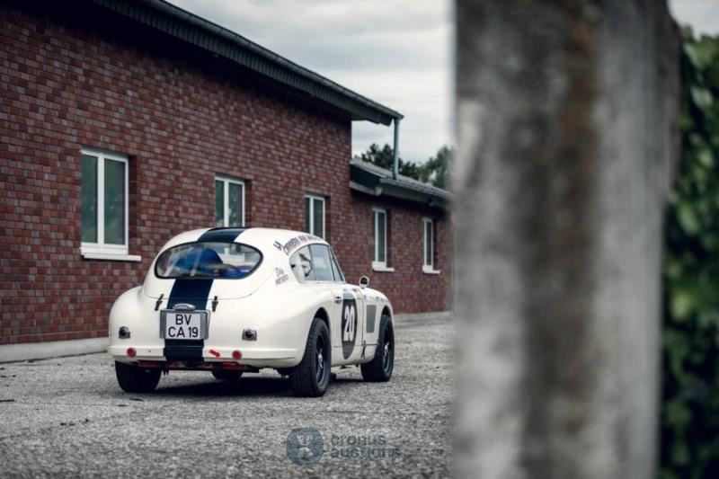 Aston Martin DB2/4