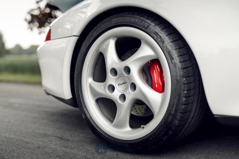 Porsche 911 turbo (993)