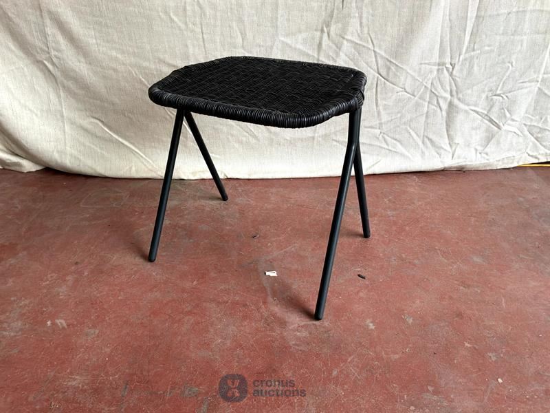 Kakï low stool