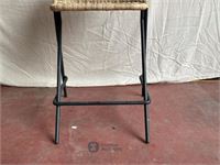 Kakï stool with backrest