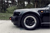 Porsche 911 turbo 3.3 (930)