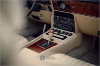 Aston Martin V8 Volante