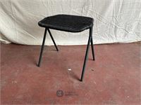 Kakï low stool