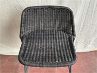Kakï stool with backrest