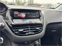 Peugeot 208 1.4i Access, 2012 – foto 14 – kavel bij Hammertime