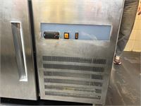 1 3-Deurs Rvs Koelwerkbank Nn – foto 2 – kavel bij Hammertime