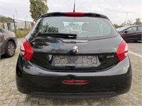 Peugeot 208 1.2i Puretech Active, 2015 – foto 6 – kavel bij Hammertime