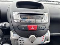 Peugeot 107 1.0i Urban, 2010 – foto 14 – kavel bij Hammertime