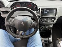 Peugeot 208 1.2i Puretech Active, 2015 – foto 11 – kavel bij Hammertime