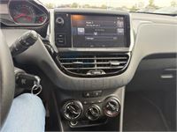 Peugeot 208 1.2i Puretech Active, 2015 – foto 13 – kavel bij Hammertime