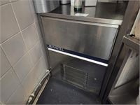1 Rvs Ijsblokjesmachine Kastel – kavel bij Hammertime